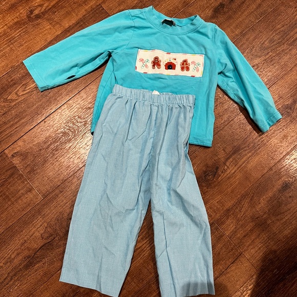 NWOTs Busy Bees Smocks Gingerbread Smock shirt and pant set Christmas outfit - Picture 4 of 5